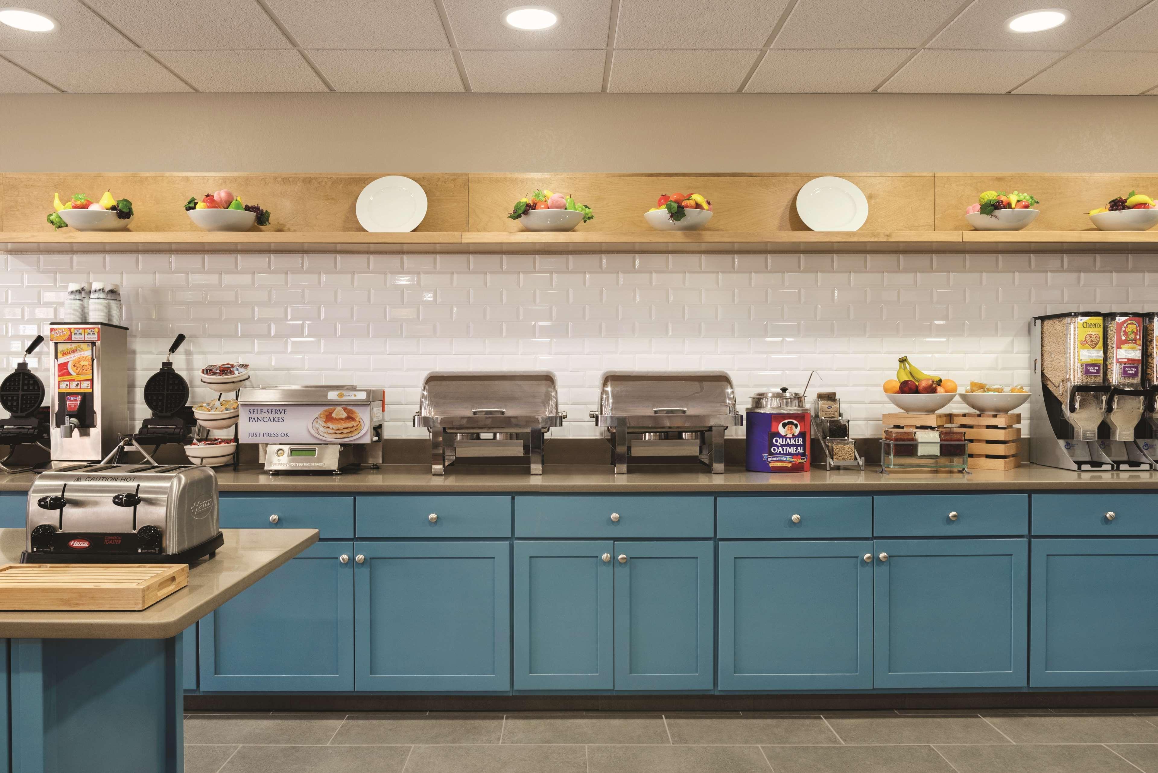 Country Inn & Suites By Radisson, Coralville, Ia Buitenkant foto