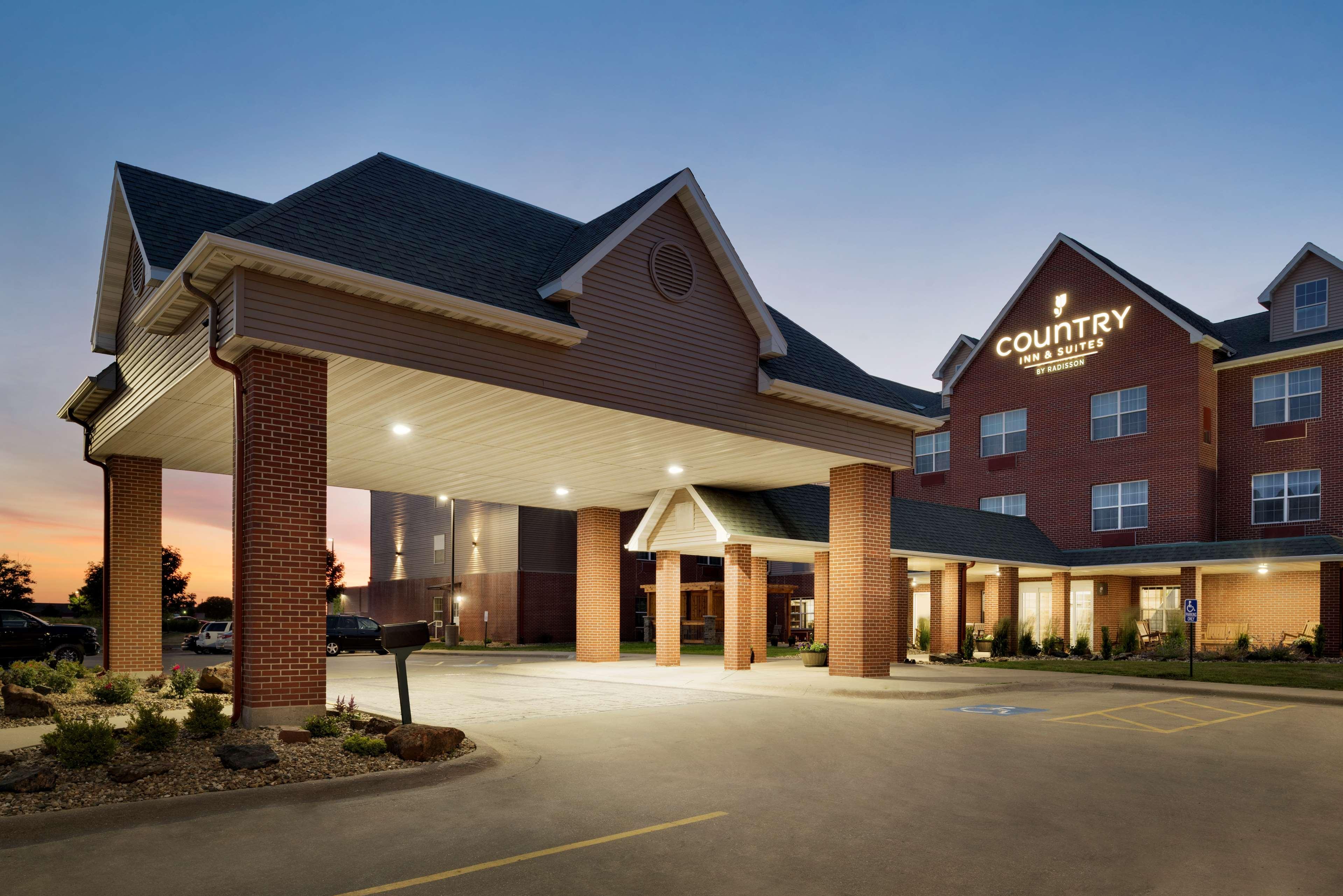 Country Inn & Suites By Radisson, Coralville, Ia Buitenkant foto
